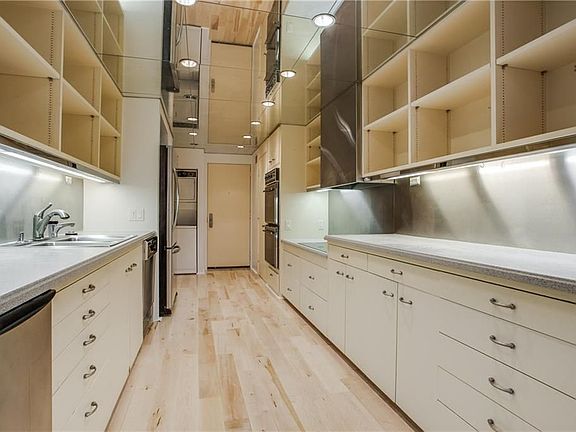 3rd image of 3525 Turtle Creek Blvd APT 2E