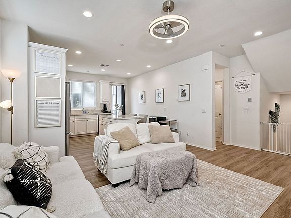 5th image of 2211 Solara Ln