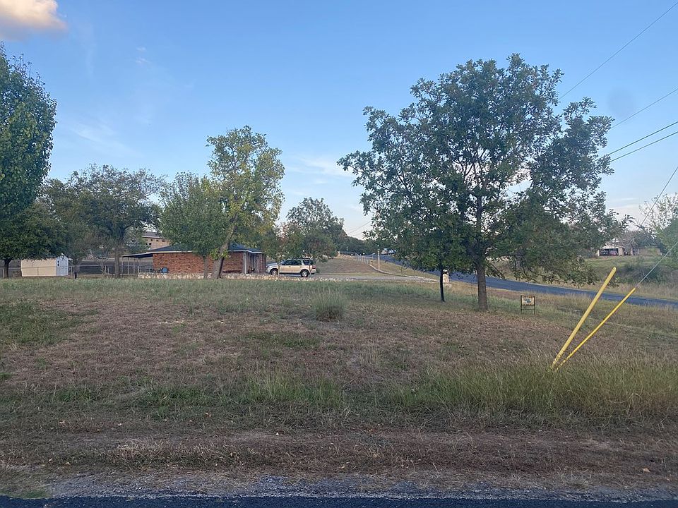2nd image of 301 Earl Dr