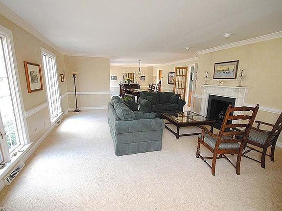 3rd image of 135 Quail Hollow Dr