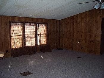 3rd image of 108 S Oak St