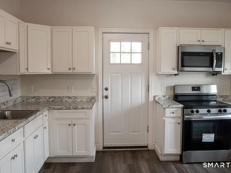 22 Brewster St #2 — Photo 2