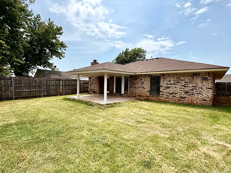 224 Oak Tree Ln — Photo 19