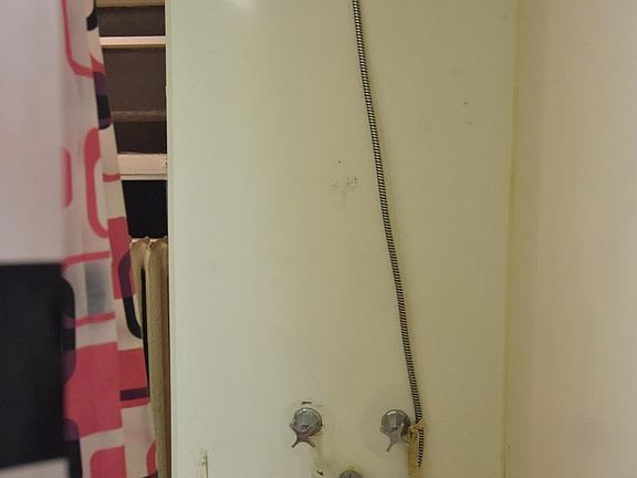 3rd image of 4722 15th Ave NE APT 8