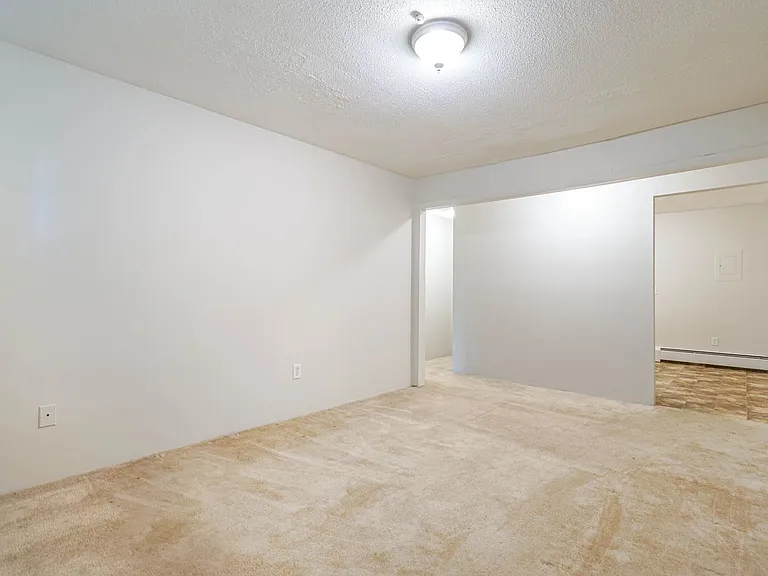 199 Aiken Ave — Photo 36