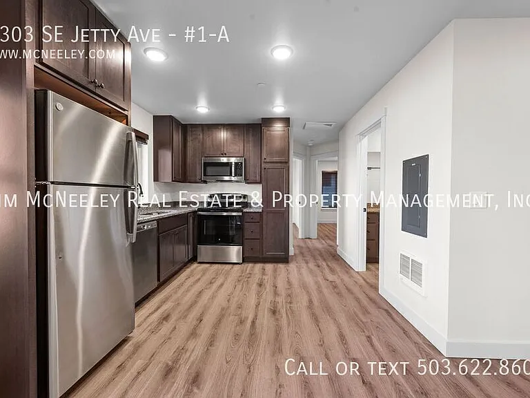 1303 SE Jetty Ave #1-A — Photo 4