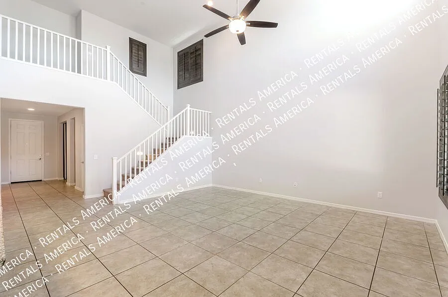 Spacious 4BR + Office Home w/ Den & Turf Yard Near Community Pool — Photo 3