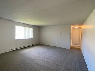 Creekside Dr Apts, Madison, OH 44057