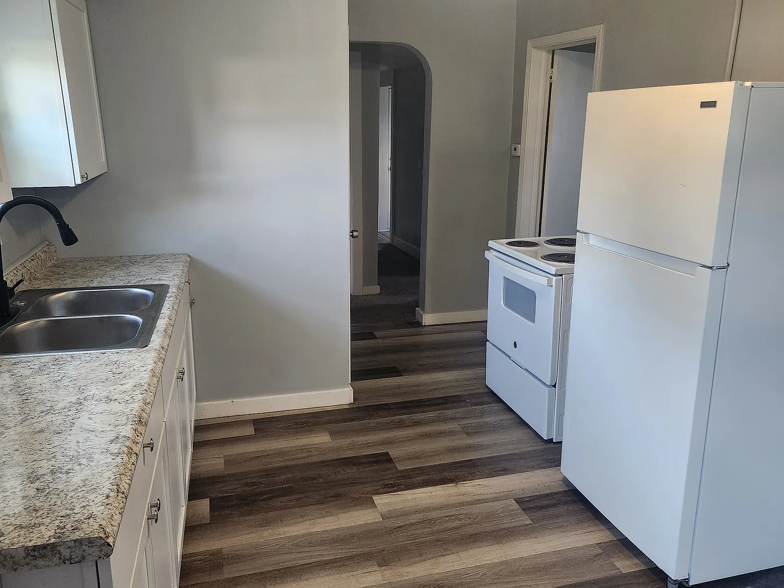 3 bed, 1.5 bath, 922 sqft, $1,375 — Photo 4