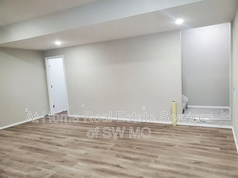 624 S Southgate Dr — Photo 13