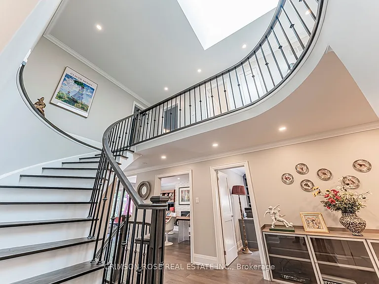 1588 Stationmaster Ln #UPPER HALF — Photo 5