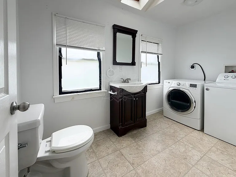 113 Spencer Ave — Photo 10