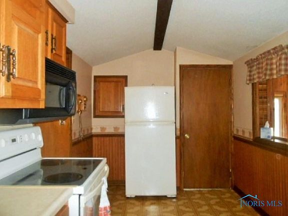 4th image of 1027 E Main St