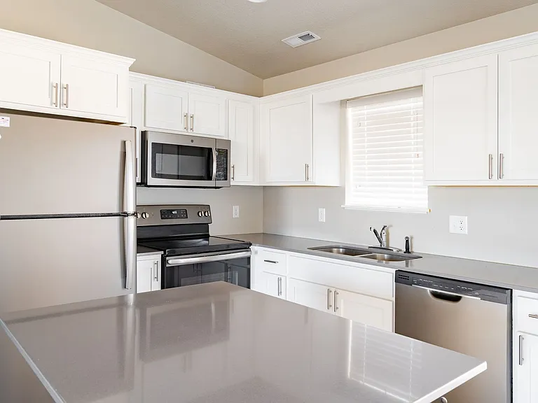 2901 Cohen Ln — Photo 2