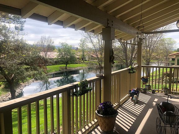 5th image of 8398 Riesling Way