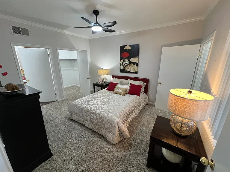 Saddle Brook Apartments — Photo 16