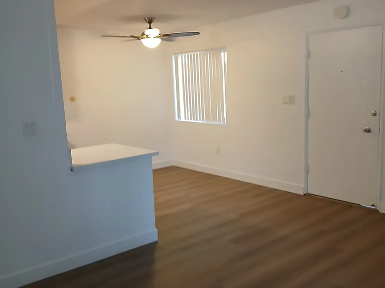 1621 La Playa Ave #4 — Photo 4