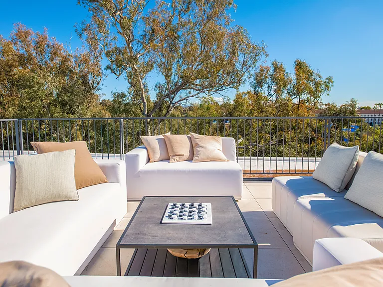 Respara Brentwood — Photo 12