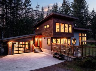 2405 Carpenter Rd, Capital, BC V9Z0R1