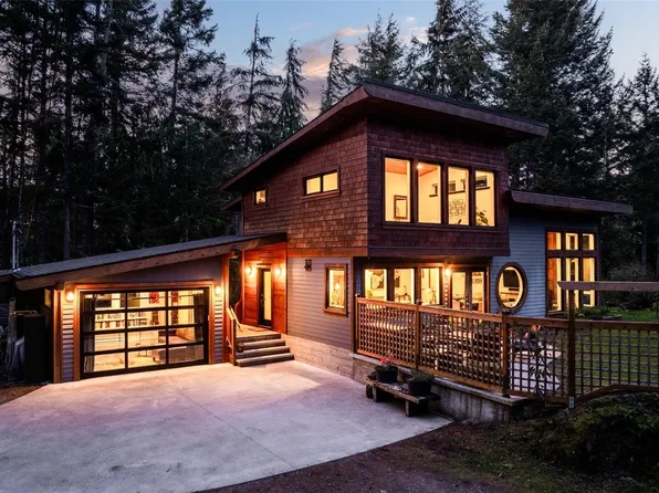 2405 Carpenter Rd, Capital, BC V9Z 0R1