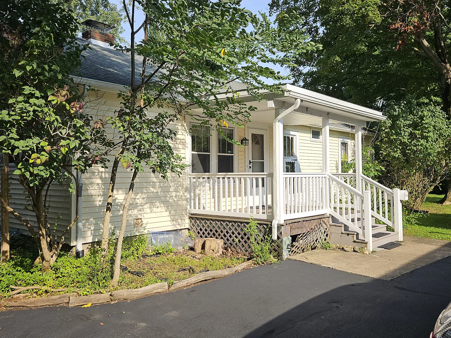3 bed, 1000 sqft, $1,350 — Photo 2