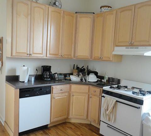 3rd image of 3417 N Janssen Ave #1
