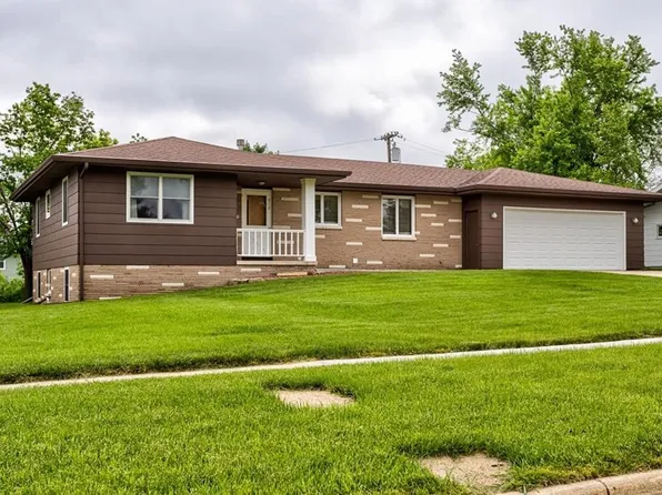 512 Timberlane Dr, Huxley, IA 50124