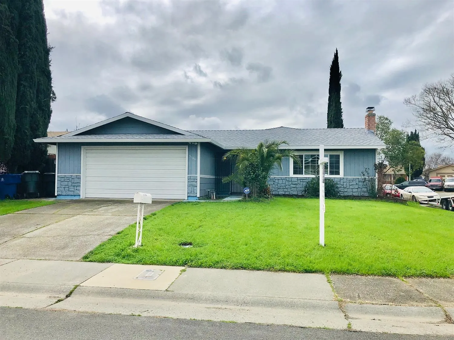 5160 Village Wood Dr photo 1