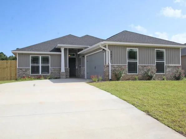 5621 Peach Dr, Milton, FL 32583