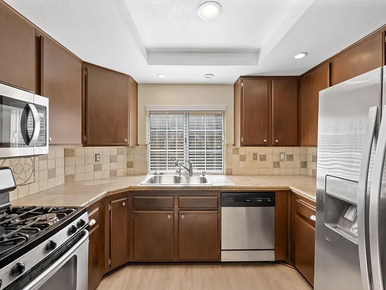 28082 Bavaria Dr — Photo 12