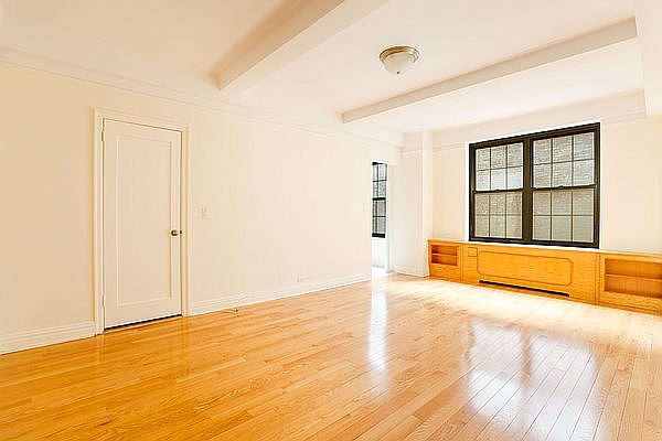 1st image of 1 University Pl APT 5H