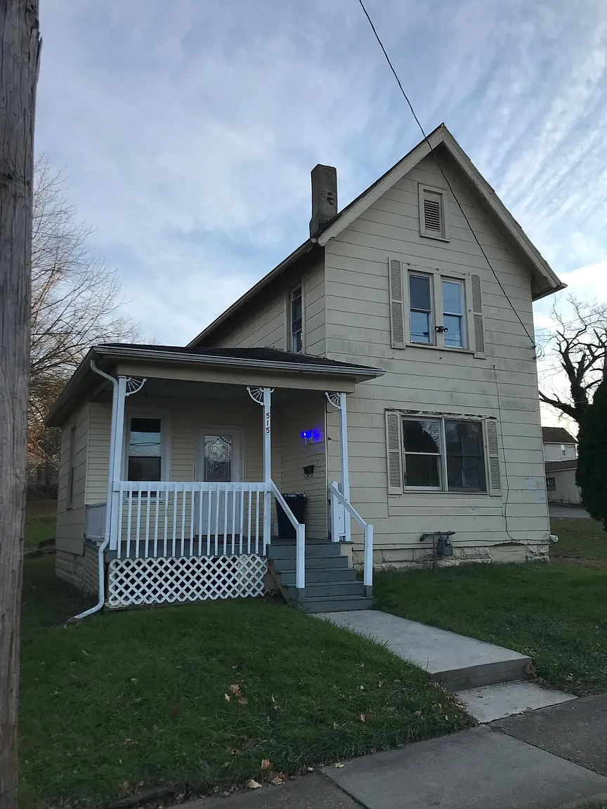515 Tremont Ave SW photo 1