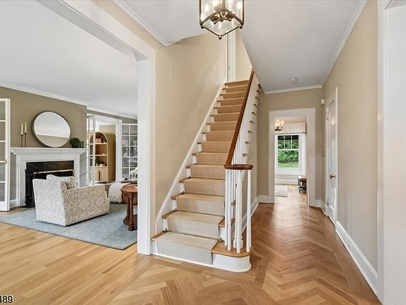 3rd image of 67 West Rd