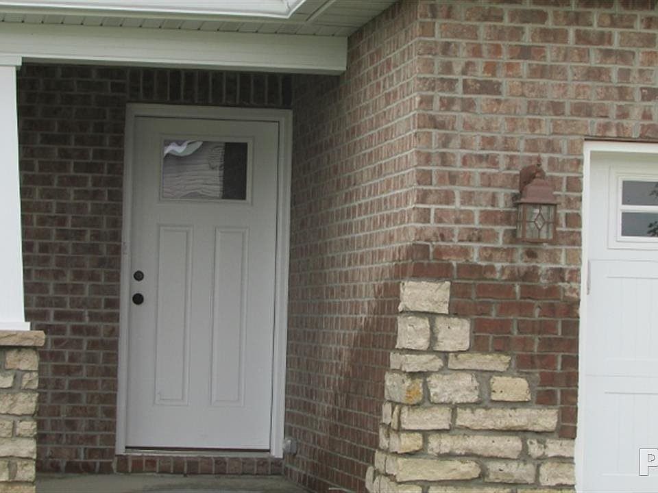 2nd image of 1810 W Kingsbury