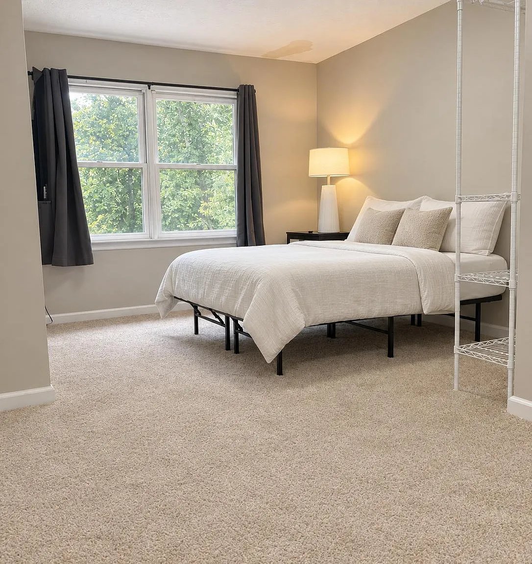 4 bed, 6.0 bath, 4000 sqft, $1,044 — Photo 1