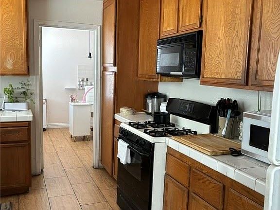 3rd image of 4352 Satinwood Dr