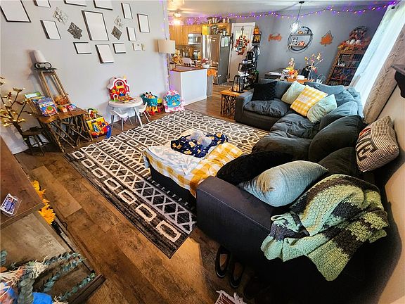 4th image of 15288 Linda Ave