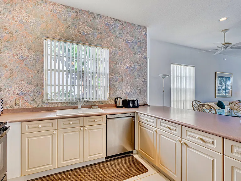 919 Augusta Pointe Dr — Photo 16
