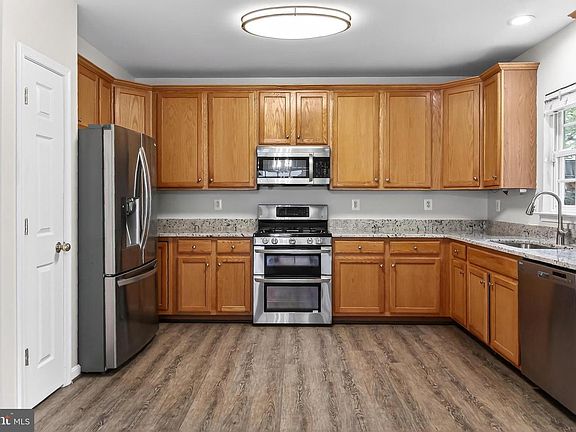 4th image of 9725 Cheshire Ridge Cir