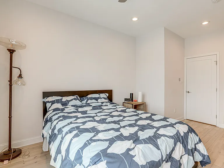 1322 S Mole St — Photo 15