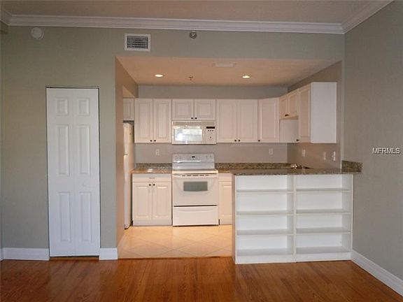 4th image of 219 4th Ave N Unit 102