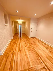 Rented by Metropolis Real Estate of Manhattan