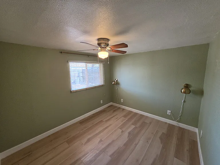 2803 E Monroe St #A — Photo 11