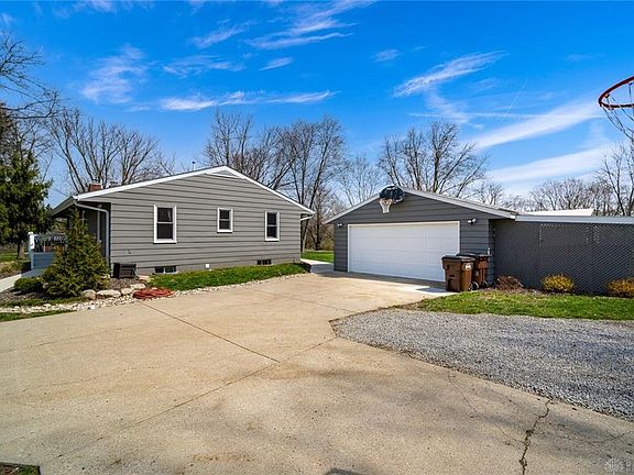 3rd image of 3772 Wilmington Dayton Rd