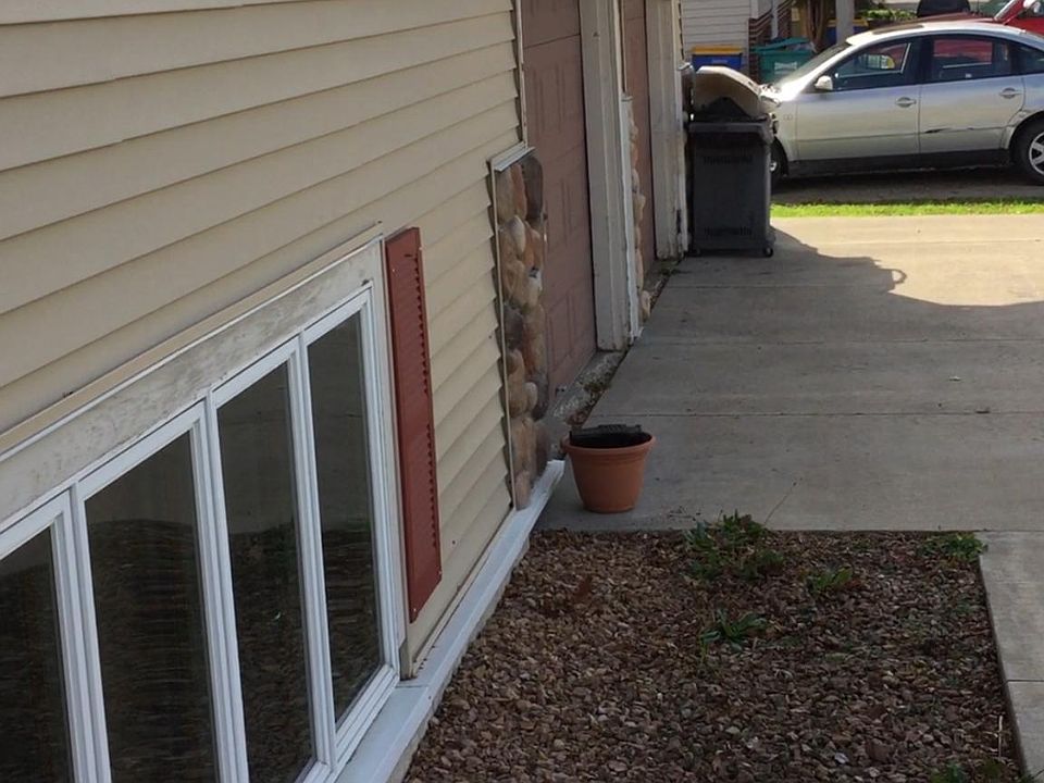 2nd image of 535 Mosher Ave #B