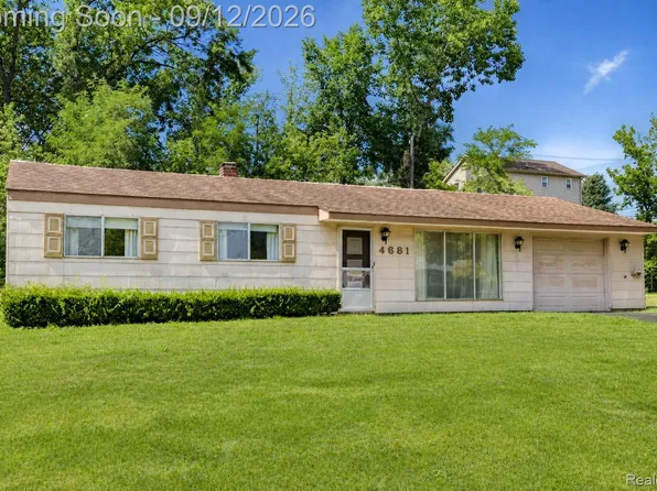 4681 Newcroft St, Commerce Township, MI 48382