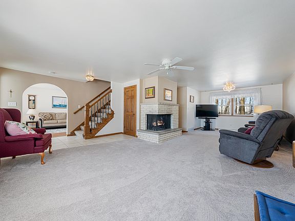 4th image of 4734 Maple Dr