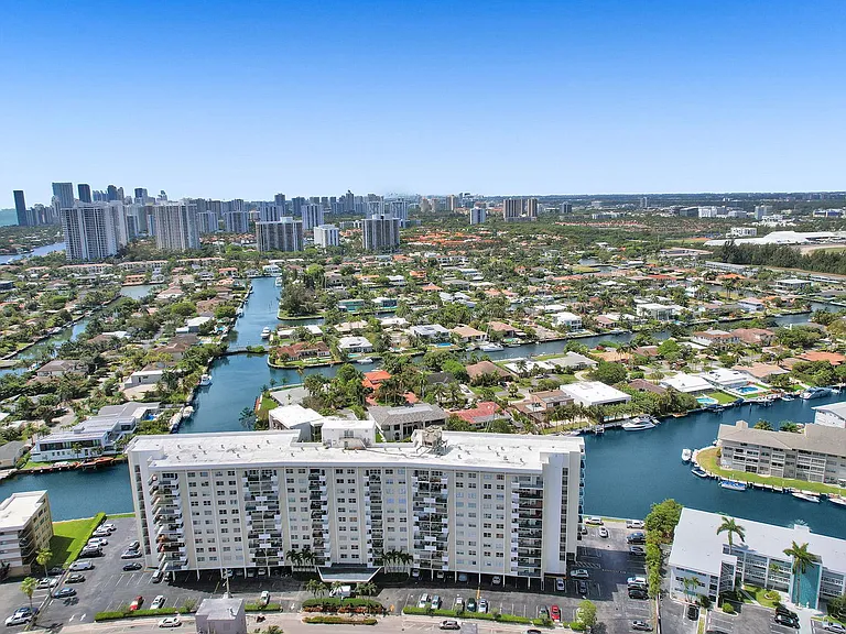 401 Golden Isles Dr #705 — Photo 7