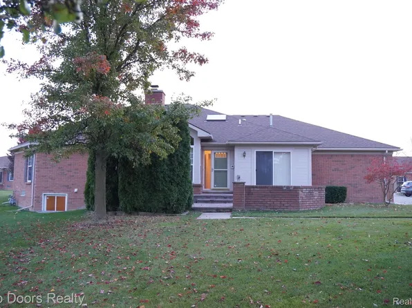 30646 Melisa Ct, Chesterfield, MI 48051