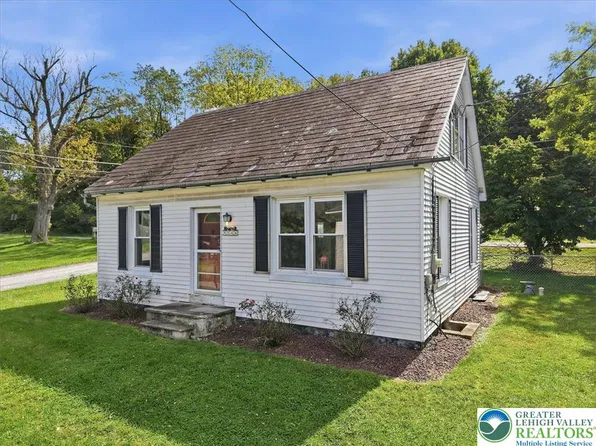 3744 Redbud Dr, Northampton, PA 18067